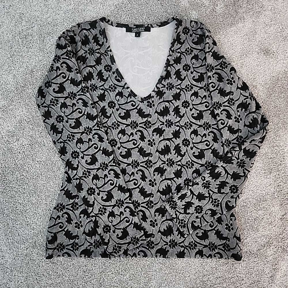 Karen Kane Lifestyle Petites Black/Grey V-Neck Stretch Top in size Petite